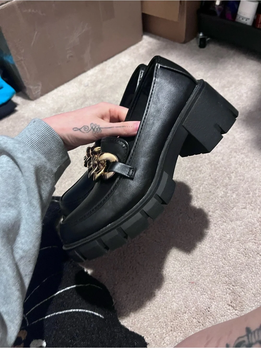 NWOT Steve Madden Black Loafers with Gold Chain Accent - Picture 2 of 5